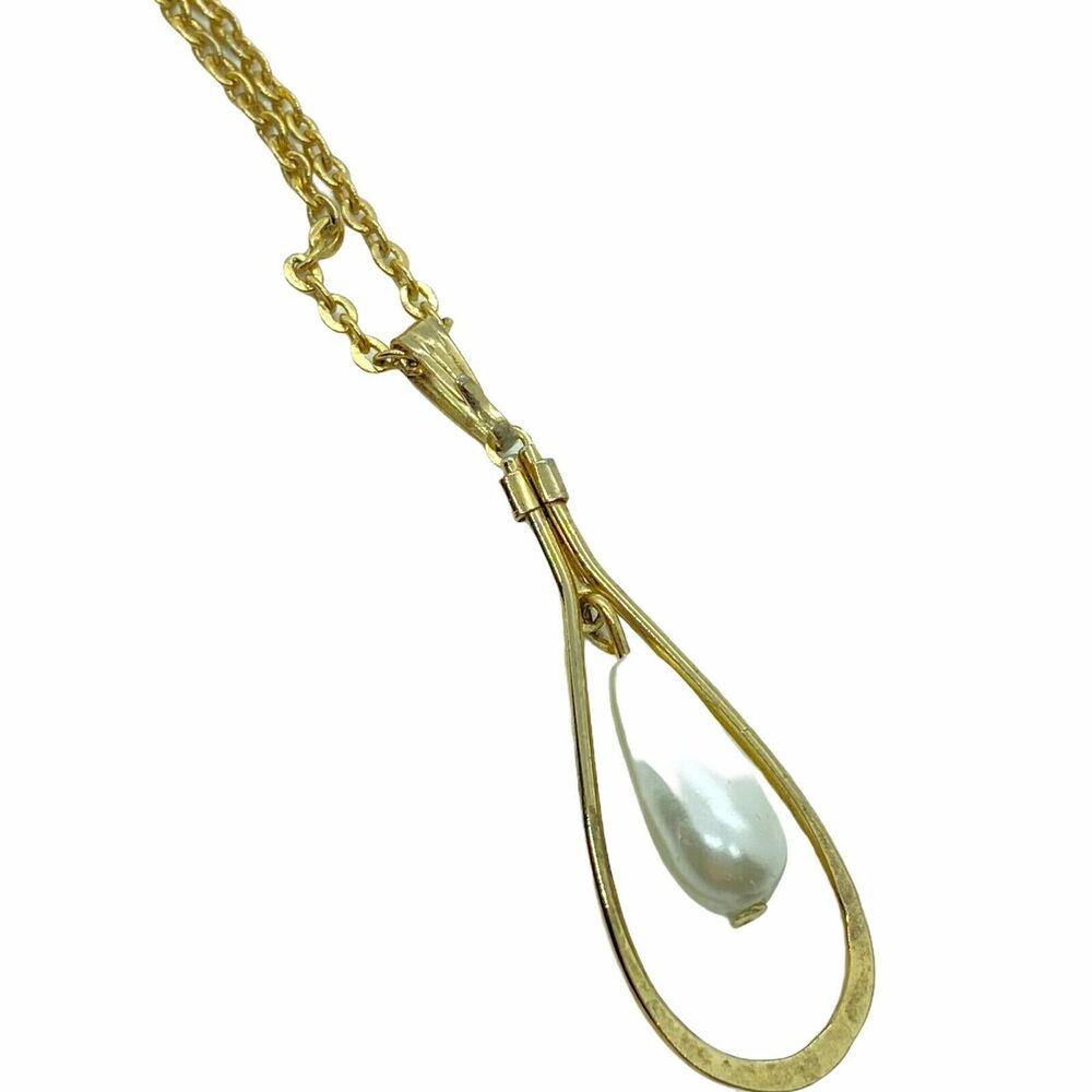 Sarah Coventry Snowdrop Necklace Pendant Women 16" Gold Tone Teardrop Faux Pearl